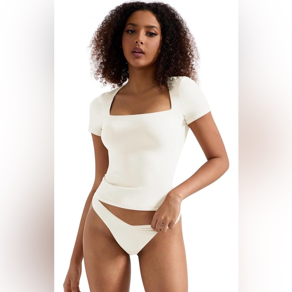 Women Double Lined Fitted Basic Tee Square Neck Short Sleeve Crop Top